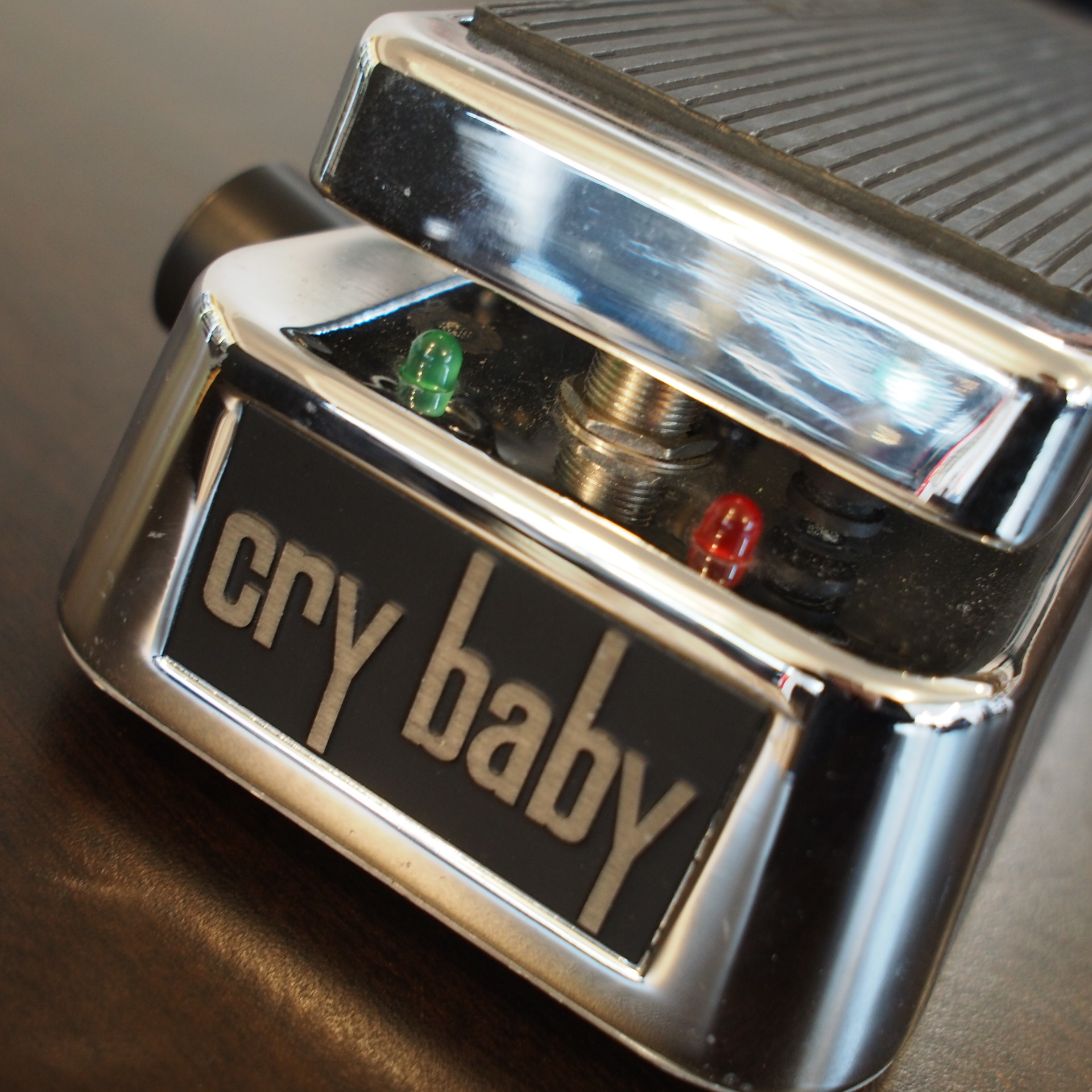 買取情報】豪華な見た目のクローム仕様！『Jim Dunlop 535 Cry Baby 