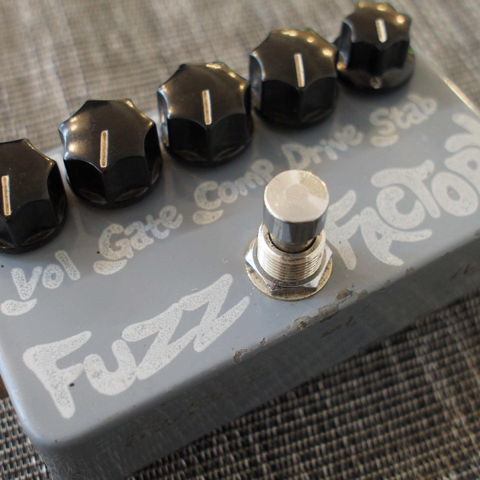 買取情報】ゲ、ゲテモノ系・・・？『Z.vex Fuzz Factory Hand paint