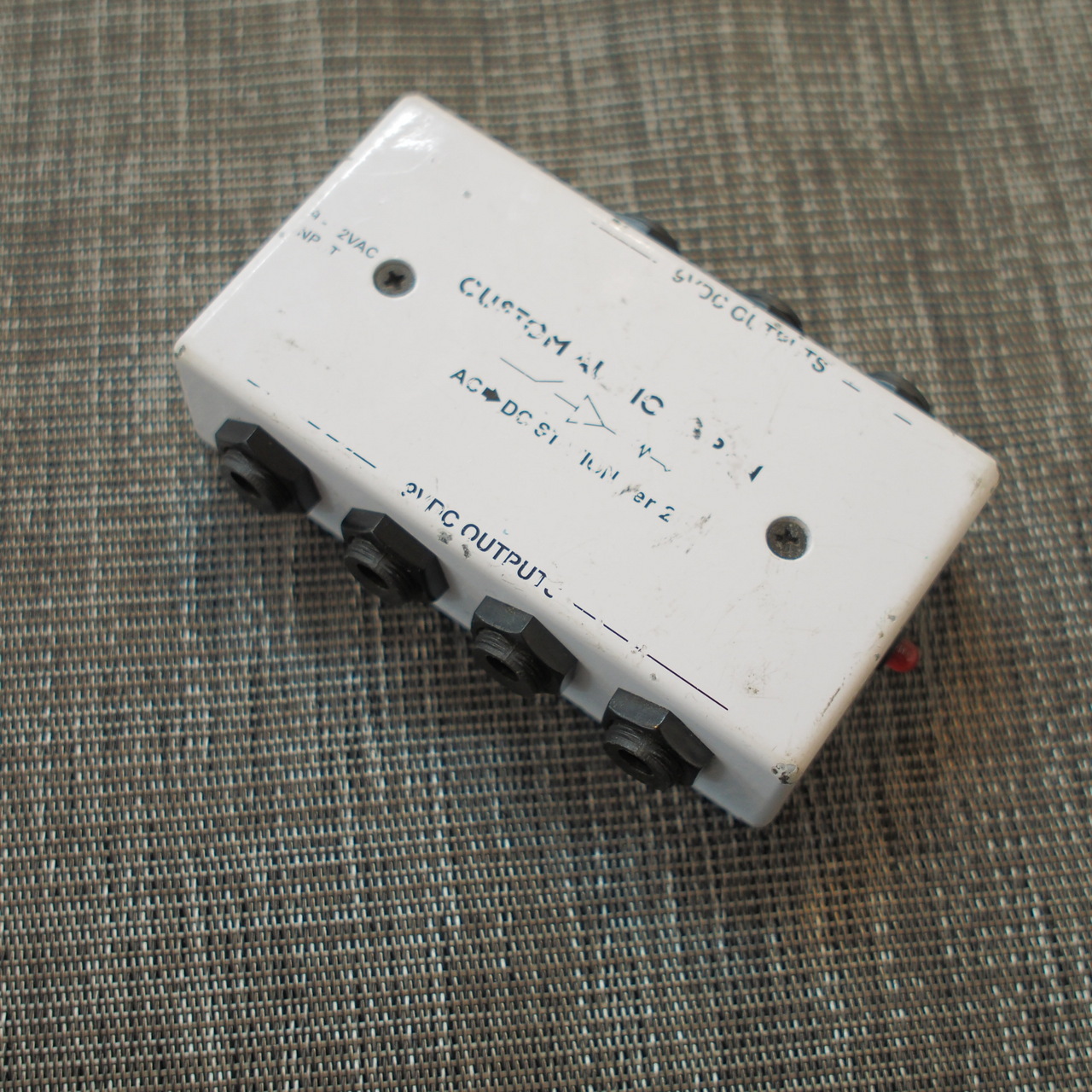 買取情報】定番のパワーサプライ！『Custom Audio Japan AC/DC Station