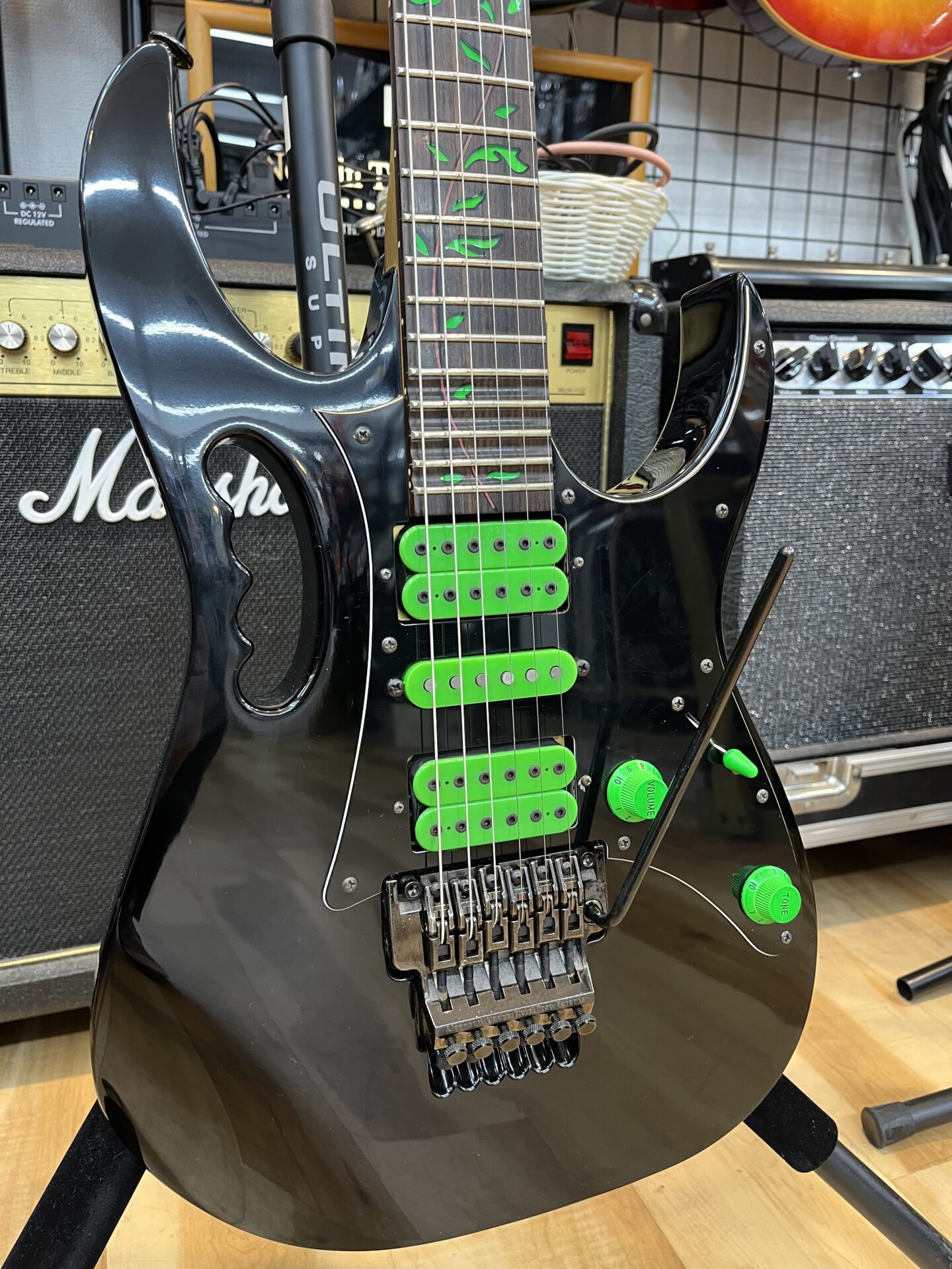 Ibanez JEM風 自作ギター LED付き Ibanez JEM風 自作ギター LED付き