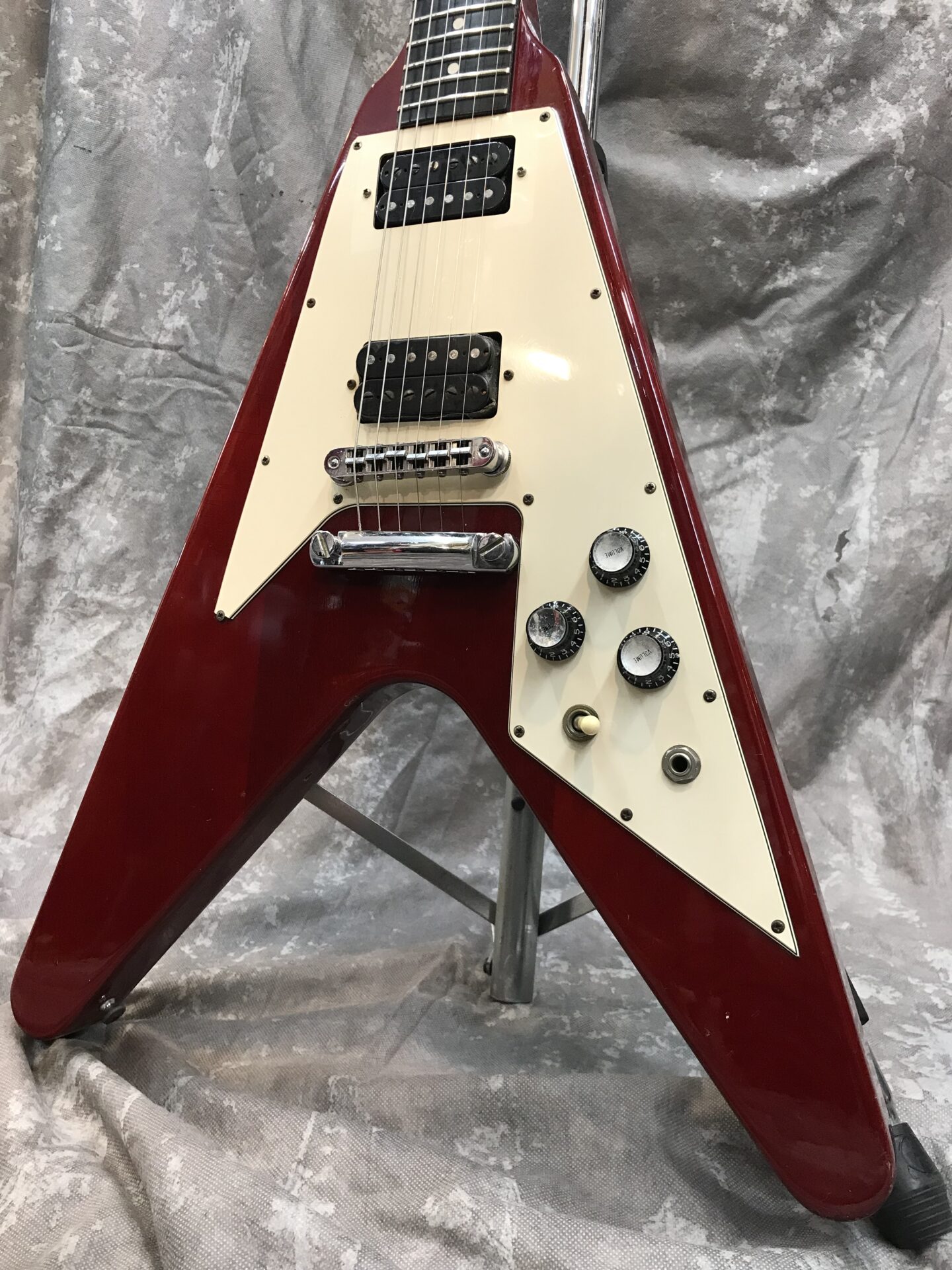 立川店】Gibson Flying V 1999 を買取！人気変形ギターも専門査定